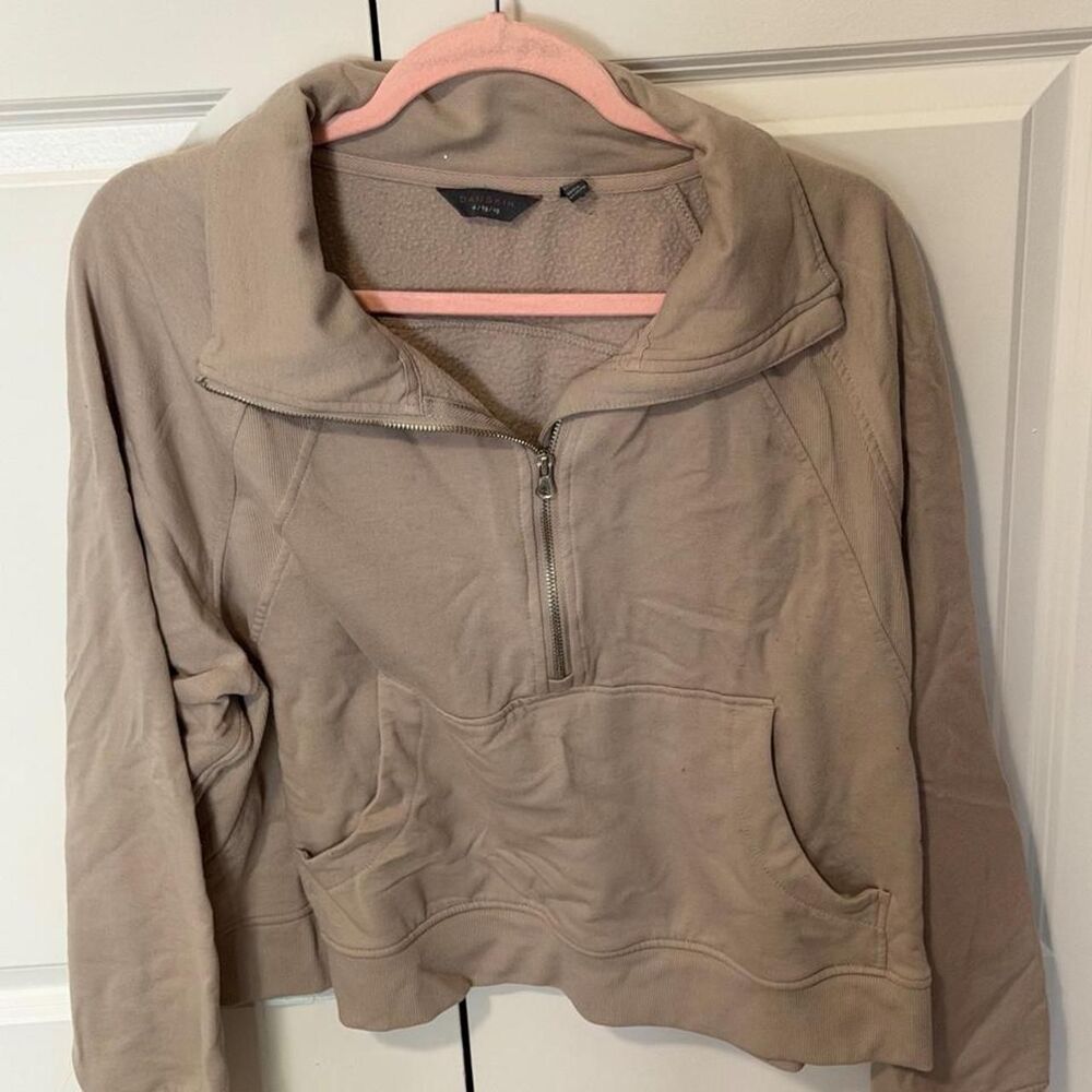 Danskin Women's Tan and Cream Sweatshirt